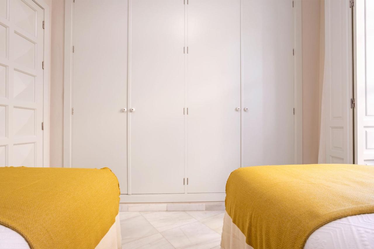 Genteel Home Abades Севилья Экстерьер фото