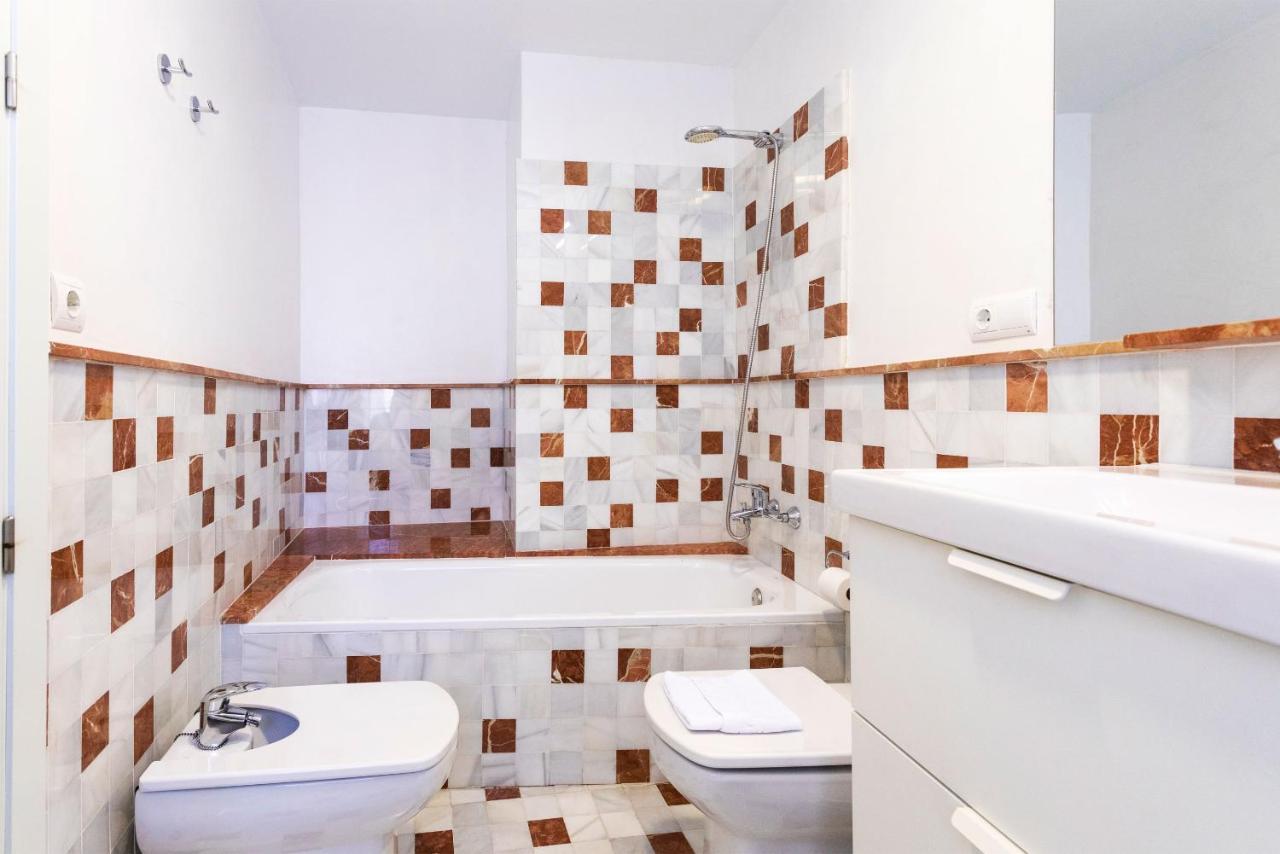 Genteel Home Abades Севилья Экстерьер фото